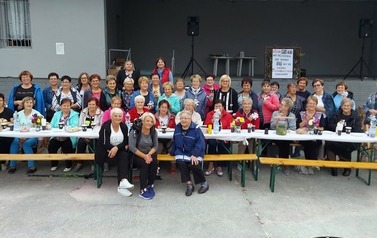 Zdjęcie grupowe wszystkich uczestnik&oacute;w