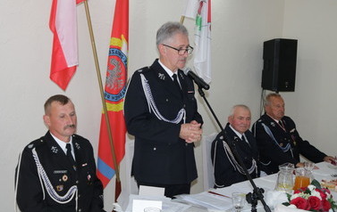 Zdjęcie przedstawia czterech członk&oacute;w OSP Wielichowo 