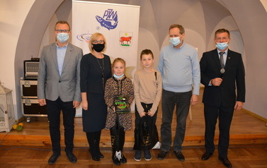 Zebranie koła wędkarskiego karaś zdjęcie grupowe