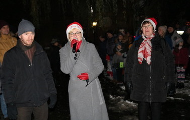Zdjęcie przedstawia Dyrektora CK Panią Burmistrz Honoratę Kozłowską