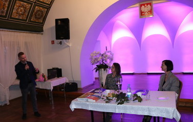 Z poezją mi do twarzy spotkanie z pisarką