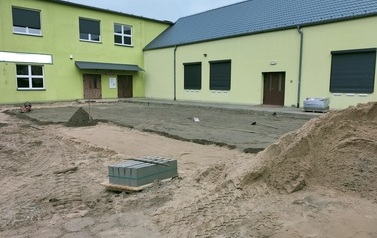 Remont placu przed salą wiejską w miejscowości Wilkowo Polskie