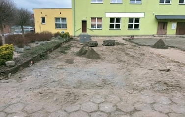 Remont placu przed salą wiejską w miejscowości Wilkowo Polskie