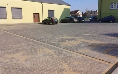 Remont placu przed salą wiejską w miejscowości Wilkowo Polskie