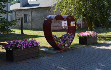 Nasadzenia roślin ozdobnych i kwiat&oacute;w na terenie Gminie Wielichowo