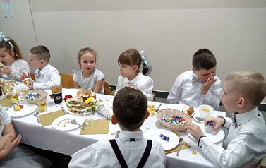 2023-01-26 10_46_04-Zdjęcie w albumie Dzień Babci i Dziadka - Zdjęcia Google