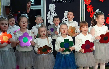 2023-01-26 10_44_41-Zdjęcie w albumie Dzień Babci i Dziadka - Zdjęcia Google