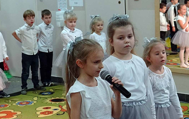 2023-01-26 10_44_31-Zdjęcie w albumie Dzień Babci i Dziadka - Zdjęcia Google