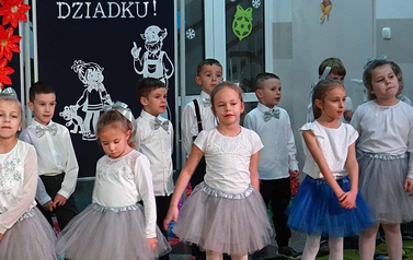 2023-01-26 10_44_17-Zdjęcie w albumie Dzień Babci i Dziadka - Zdjęcia Google