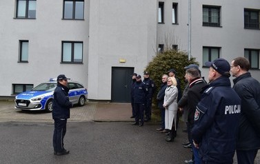 Zdjęcie przedstawia osoby, biorące udział w odprawie rocznej 