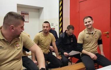zdjęcie przedstawia zebranie sprawozdawcze OSP Śniaty
