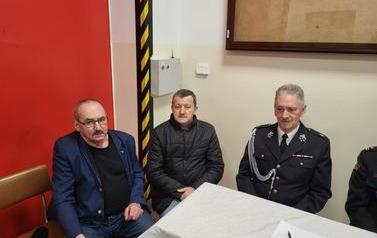 zdjęcie przedstawia zebranie sprawozdawcze OSP Śniaty