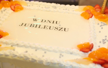 zdjęcie przedstawia jubilat&oacute;w małżeństw