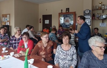 Spotkanie senior&oacute;w z notariuszem 