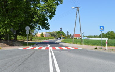 Zdjęcie przestawia drogę