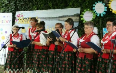zdjęcia przedstawia koncertujących wilkowian
