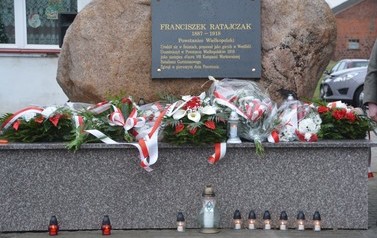 pomnik2