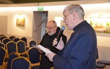 image033