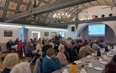 Spotkanie senior&oacute;w z fizjoterapeutką uroginekologiczną
