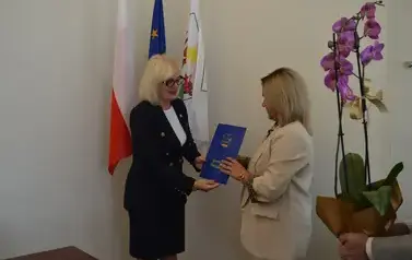 Powierzenie obowiązk&oacute;w dyrektorskich i awanse zawodowe 