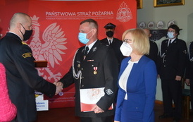 Przekazanie promes na zakup  samochod&oacute;w ratowniczo-gaśniczych dla OSP