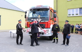 Przekazanie nowego samochodu ratowniczo-gaśniczego dla Ochotniczej Straży Pożarnej Wilkowo Polskie