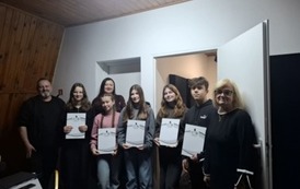 819a5585-95d7-40c3-a21d-d94a8ef96423 (1)