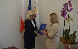 Powierzenie obowiązk&oacute;w dyrektorskich i awanse zawodowe 