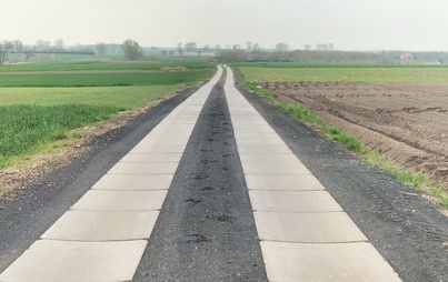 Zdjęcie do &bdquo;Remont nawierzchni dr&oacute;g gminnych z płyt betonowych w układzie dwurzędowym w miejscowości Wielichowo-Wieś, Augustowo i Piotrowo Wielkie