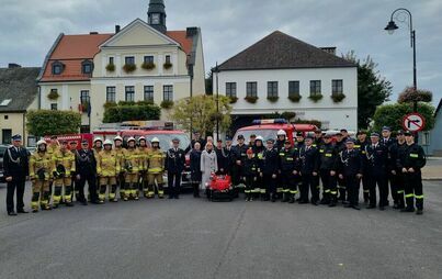 Zdjęcie do Strażacy z gminy Wielichowo zapozowali do przyszłorocznego kalendarza