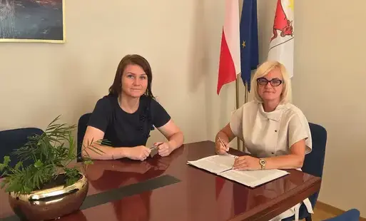 Dofinansowanie na wymianę stolarki okiennej i drzwiowej w budynku Centrum Kultury i Biblioteki w Wielichowie